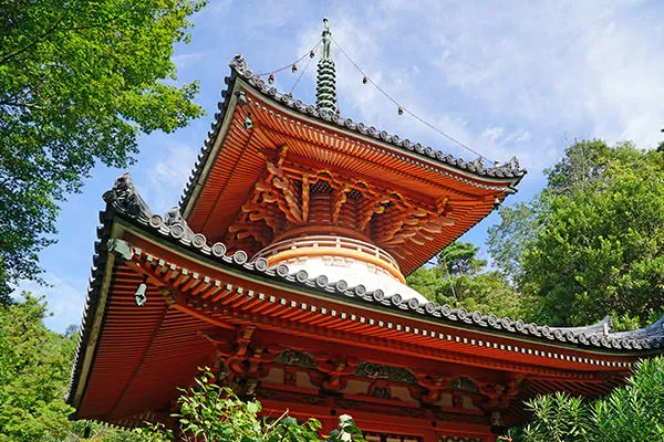 Đền Mitaki-dera giữa núi rừng