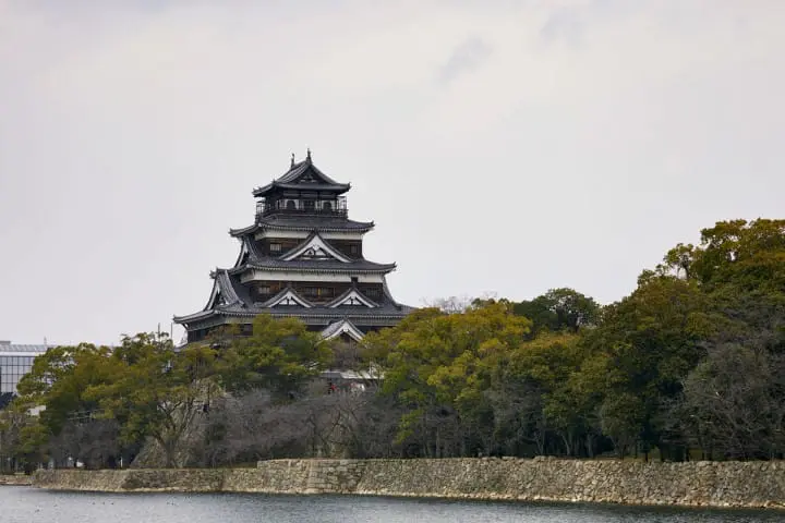 Lâu đài Hiroshima - minh chứng lịch sử của thành phố