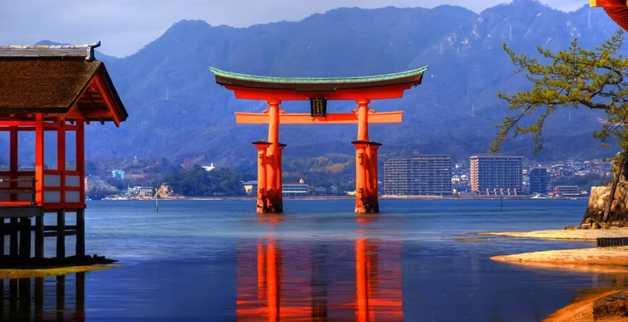 Ngôi đền thần giáo Itsukushima nổi tiếng Nhật Bản