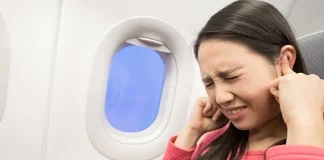 Phòng chống ù tai cho trẻ khi đi máy bay